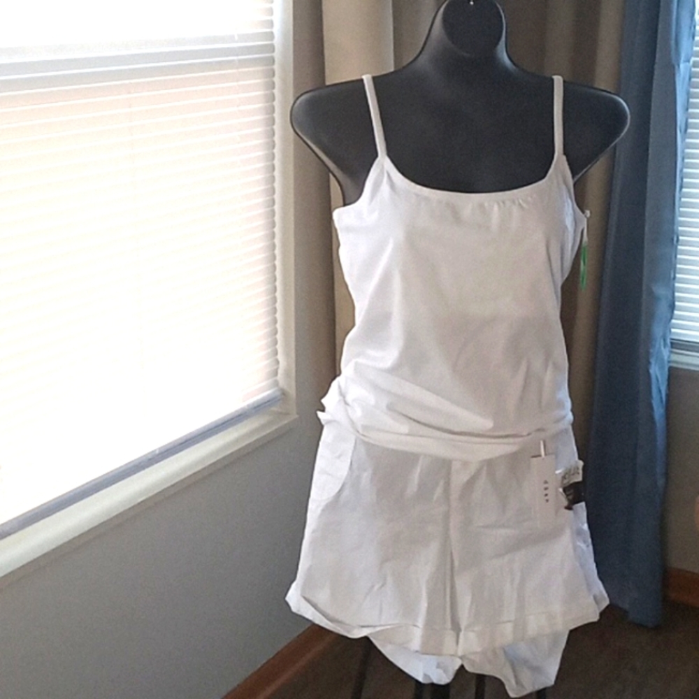 DA-SH Michelle style white cuffed pull-on plus size shorts size 2X
